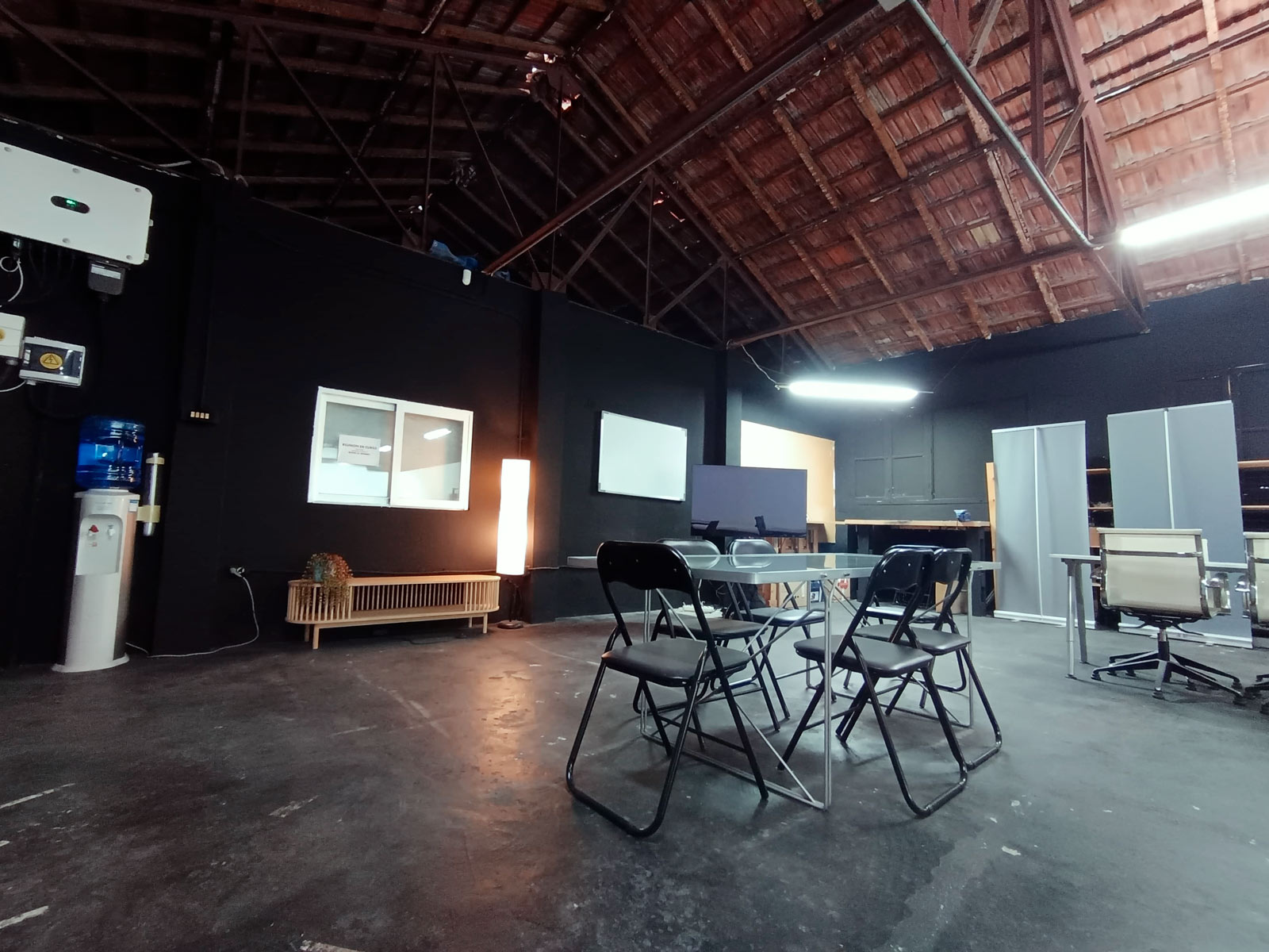 Main production office building at Murcia Production Service — exterior view