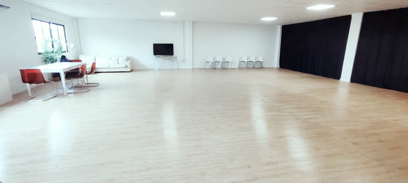 Meeting room inside Murcia Production Service production offices